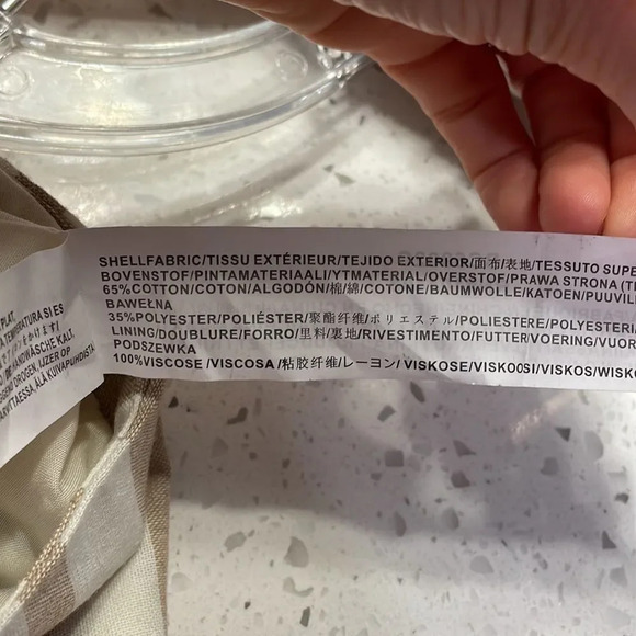 CHRISELLE and Joa fromt tie crop top. - Picture 10 of 11